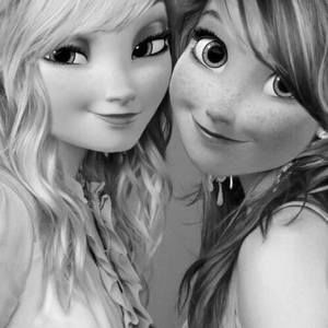 Meet your Posher, Leonor